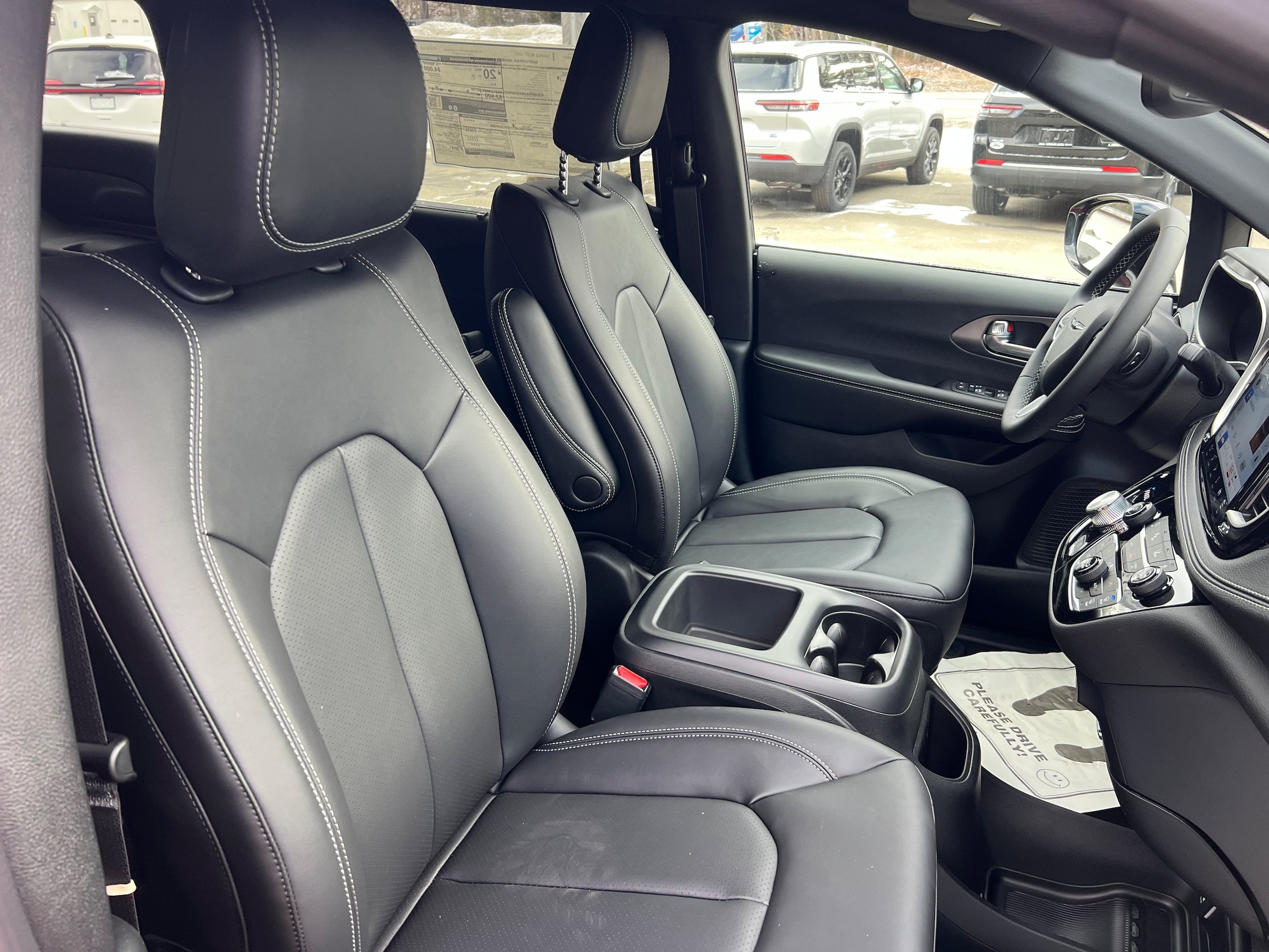 New 2026 Chrysler Pacifica Select AWD/4WD image 17