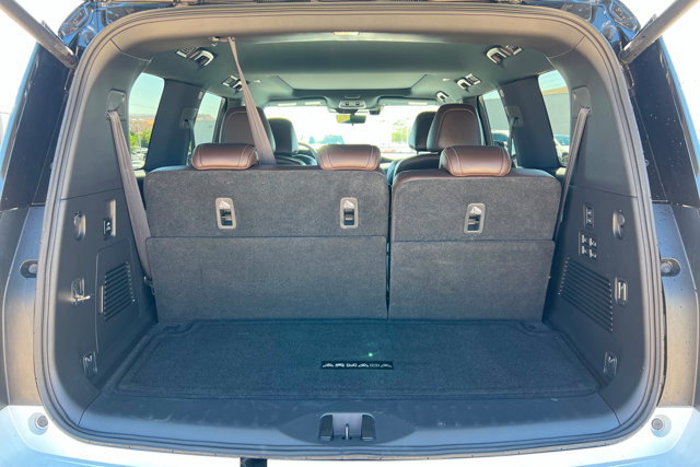 Used 2025 Nissan Armada Platinum Reserve AWD/4WD image 23