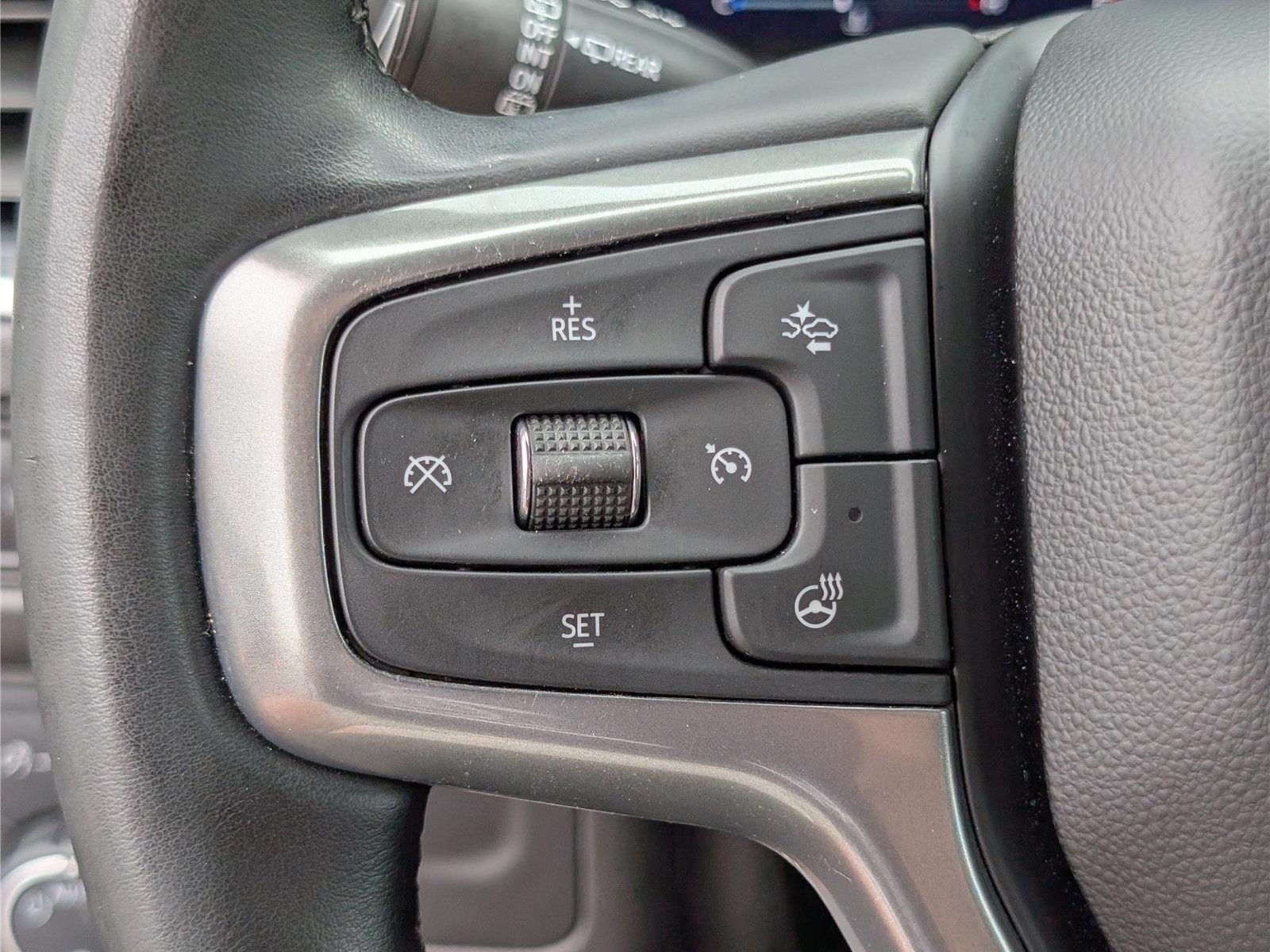 Used 2024 Chevrolet Suburban Premier RWD image 27