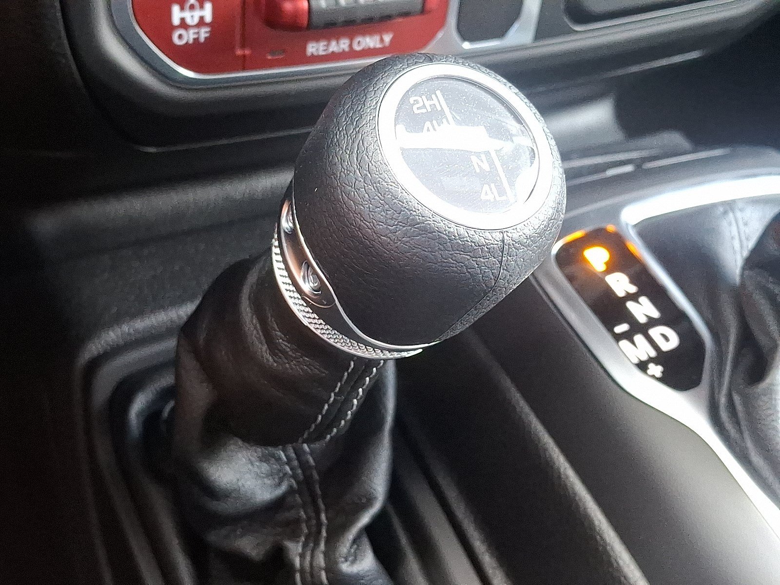 New 2025 Jeep Gladiator Sport AWD/4WD image 15