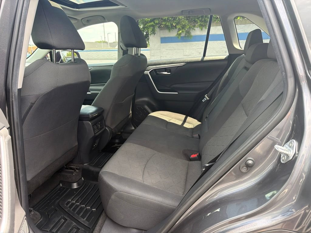 Used 2021 Toyota RAV4 XLE w/ Convenience Package AWD/4WD image 19
