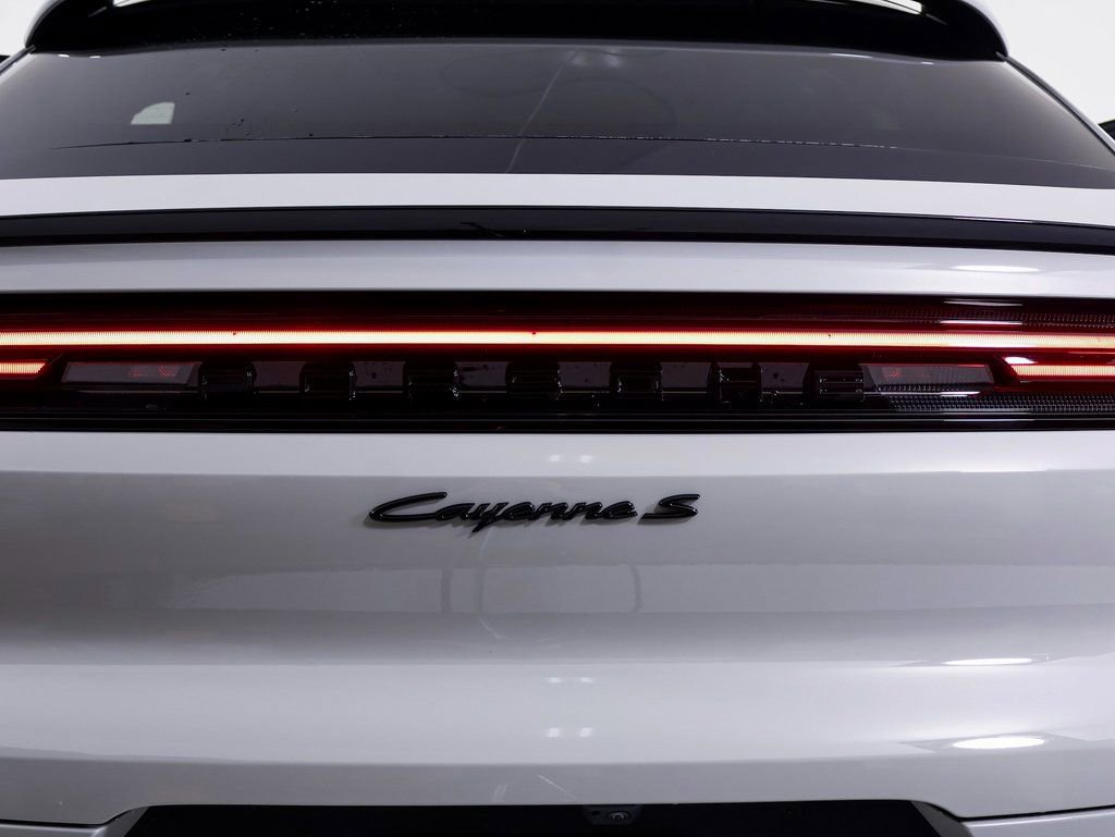 New 2026 Porsche Cayenne S image 17