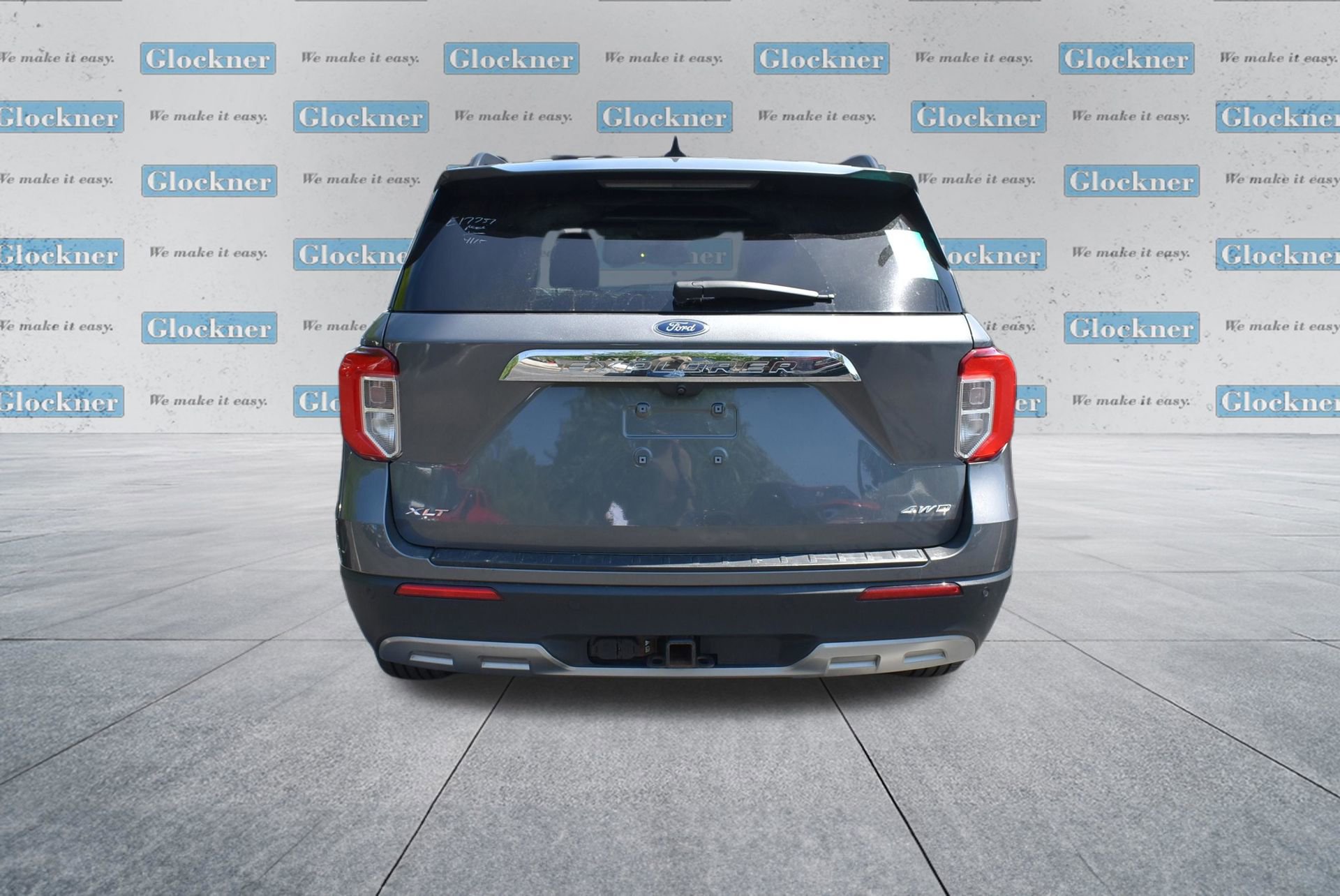 Used 2023 Ford Explorer XLT w/ Equipment Group 202A AWD/4WD image 18