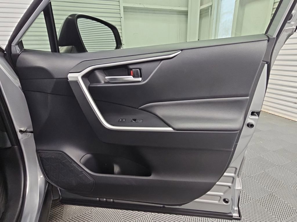 Used 2025 Toyota RAV4 XLE Premium AWD/4WD image 43