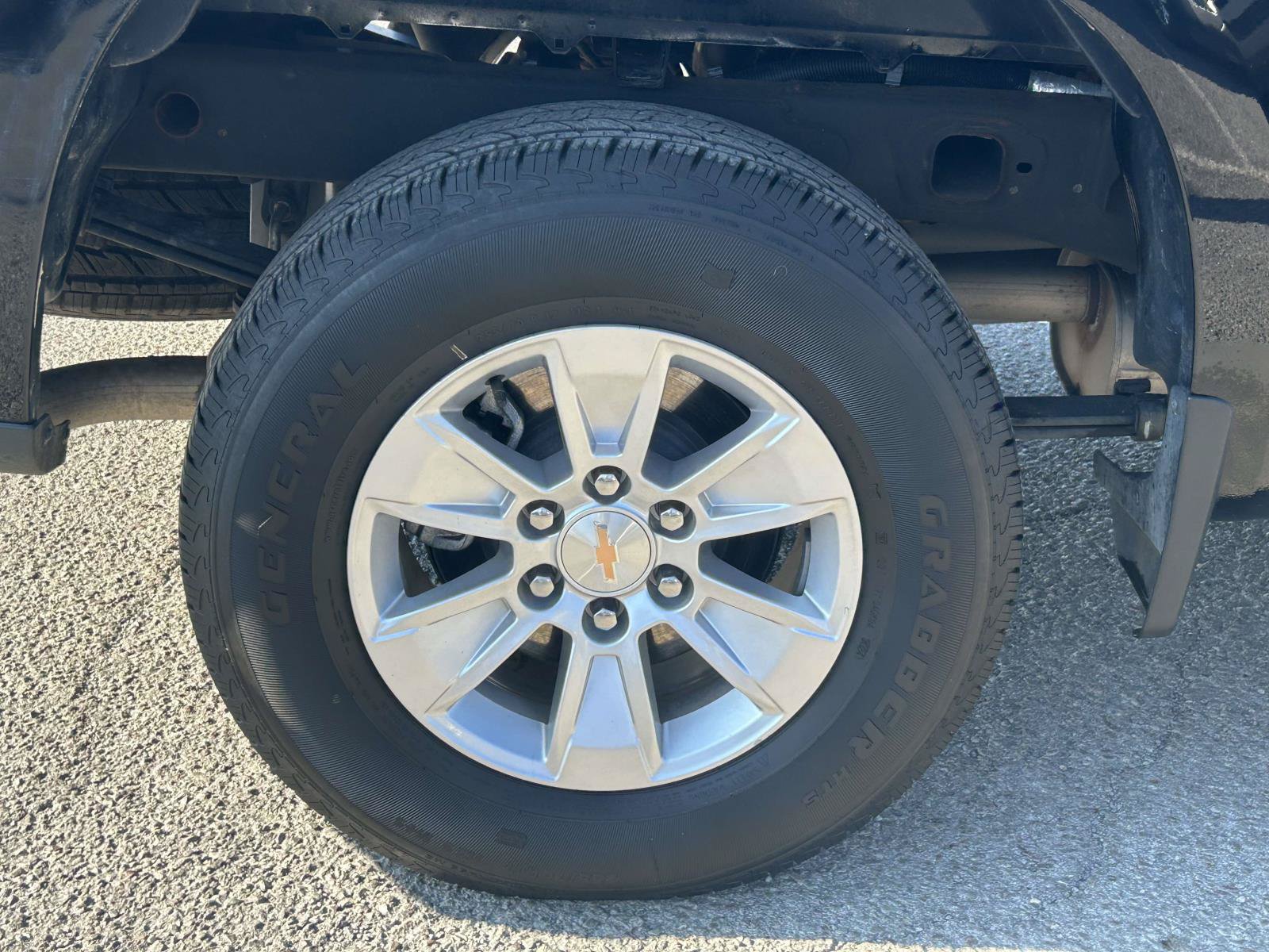 Used 2025 Chevrolet Silverado 1500 LT AWD/4WD image 9