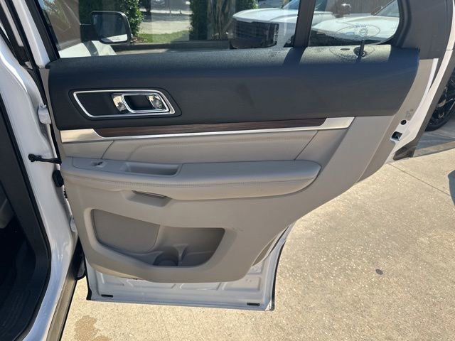 Used 2018 Ford Explorer Limited w/ Equipment Group 301A FWD image 33