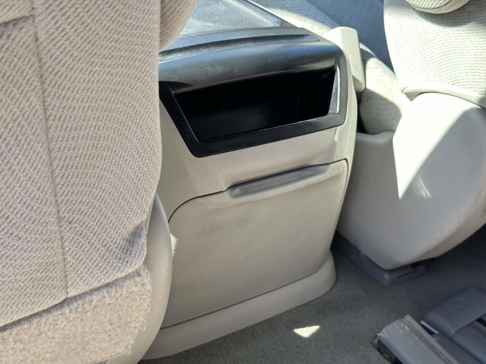 Used 2013 Toyota Sienna LE w/ Towing Pkg FWD image 25