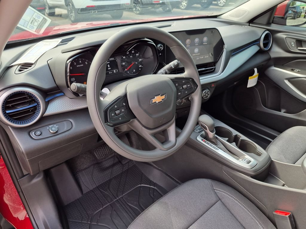 New 2026 Chevrolet Trax LS w/ LS Convenience Package FWD image 32
