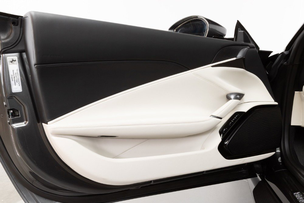 Used 2024 Ferrari Roma Spider image 46