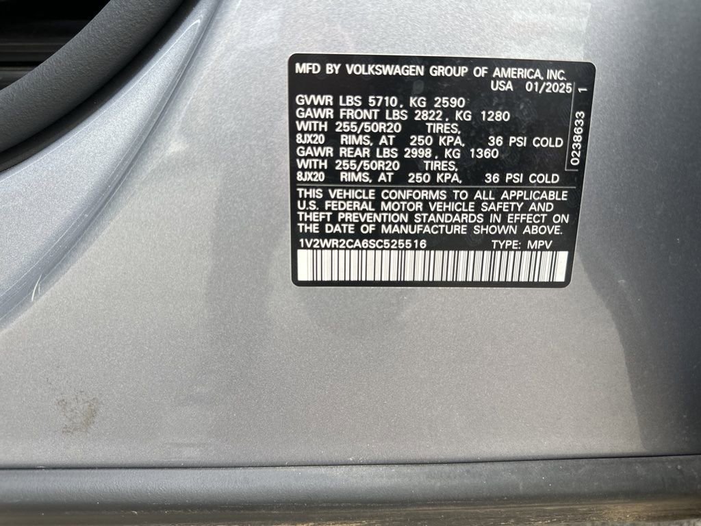 Used 2025 Volkswagen Atlas SE FWD image 8