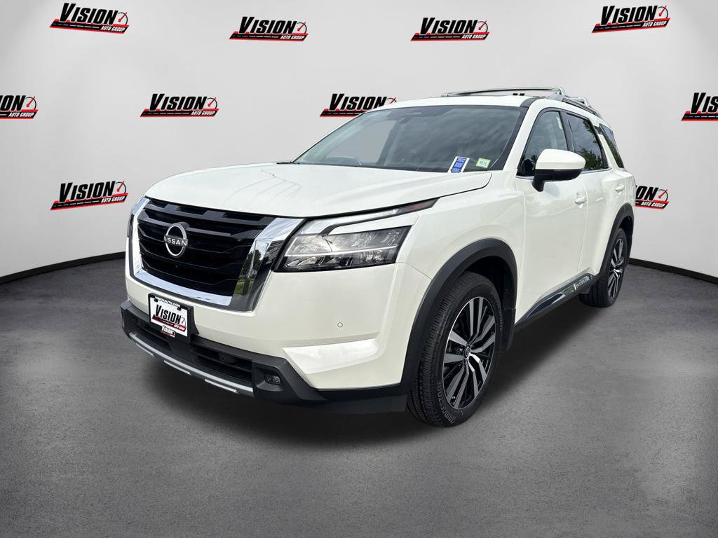 Used 2024 Nissan Pathfinder Platinum w/ Cargo Package