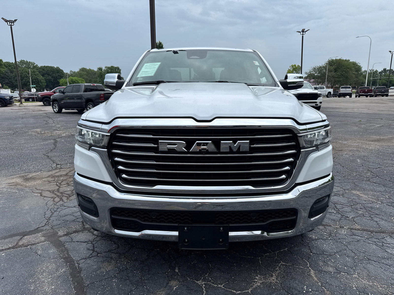 Used 2025 RAM 1500 Laramie AWD/4WD image 2