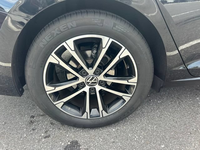 Certified 2024 Volkswagen Jetta Sport FWD image 17