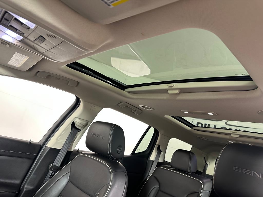 Used 2021 GMC Acadia Denali w/ Denali Technology Package AWD/4WD image 19