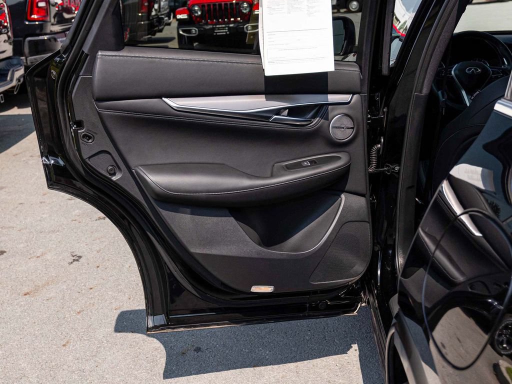 Used 2023 INFINITI QX55 Essential AWD/4WD image 14