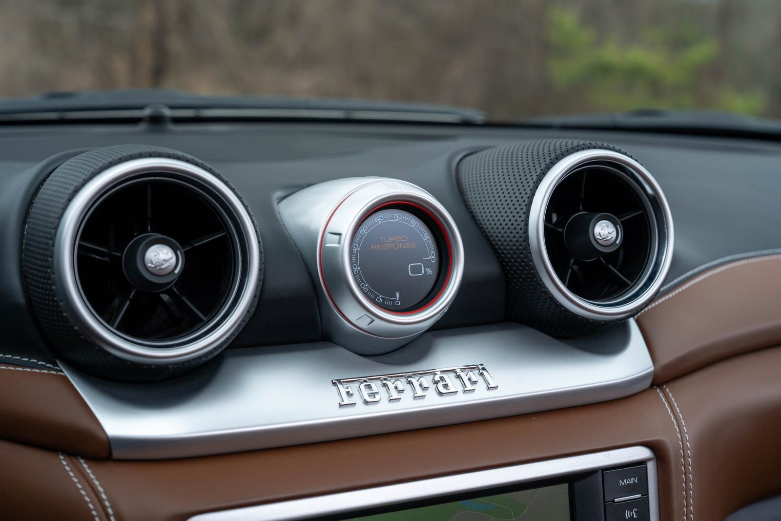 Used 2017 Ferrari California T image 42