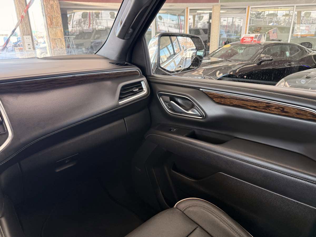 Used 2023 Chevrolet Suburban Premier image 45