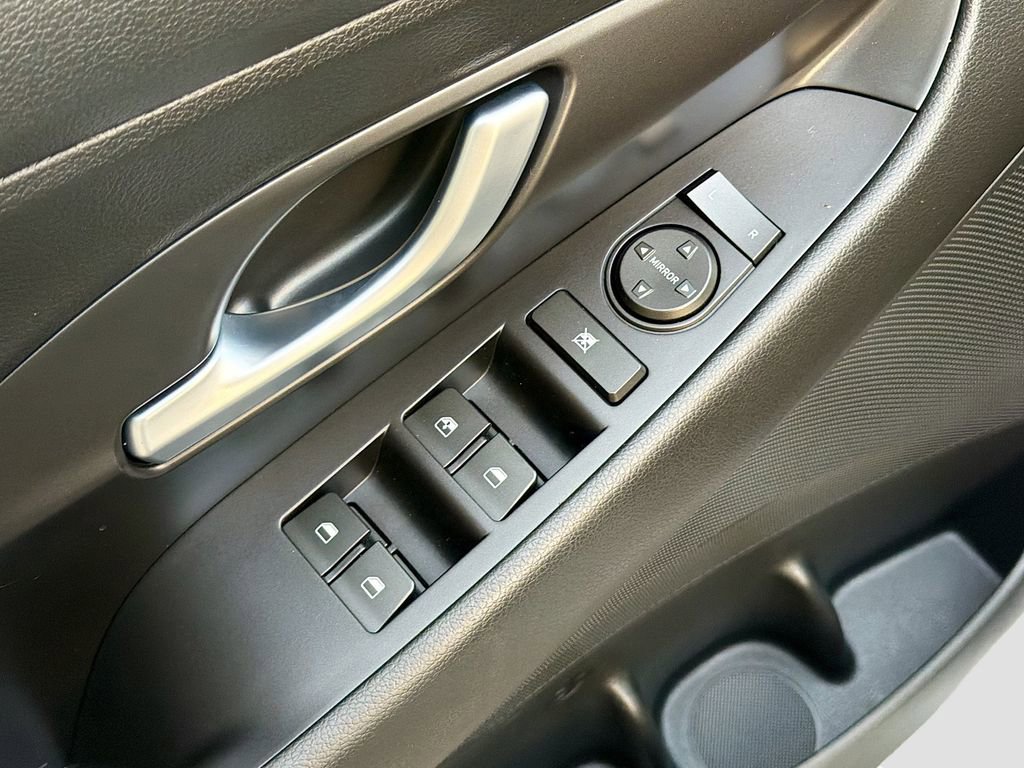 Used 2018 Hyundai Elantra GT Sport image 17