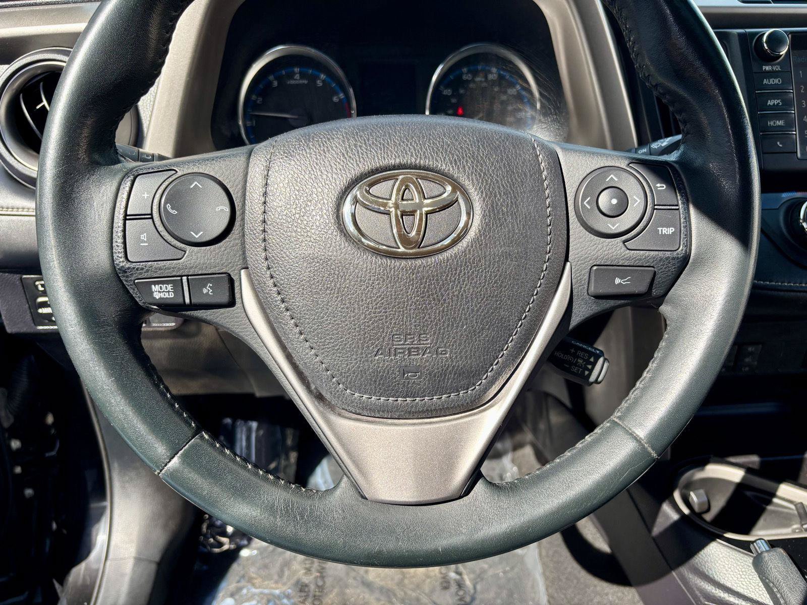 Used 2017 Toyota RAV4 Limited AWD/4WD image 38