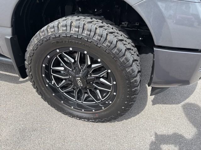 Used 2024 Nissan Titan SV w/ SV Convenience Package image 7