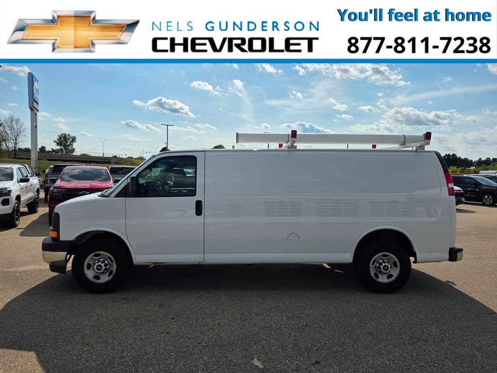 Used 2017 GMC Savana 3500 Extended RWD image 3