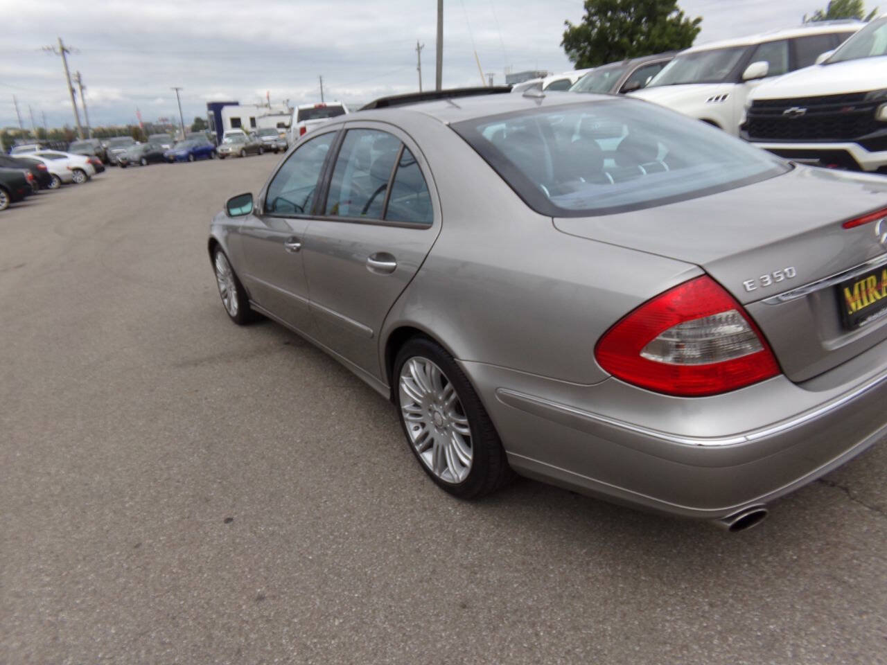 Used 2008 Mercedes-Benz E 350 4MATIC Sedan image 35