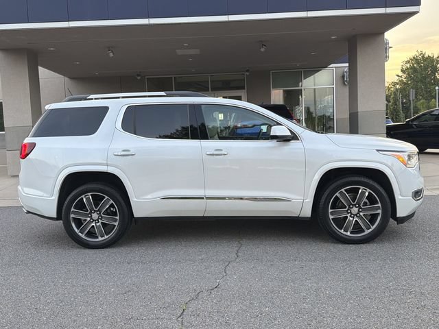 Used 2019 GMC Acadia Denali w/ Technology Package FWD image 2