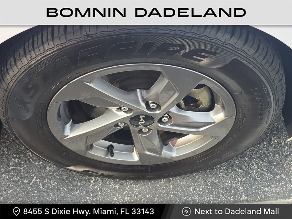 Used 2023 Kia K5 LXS image 9