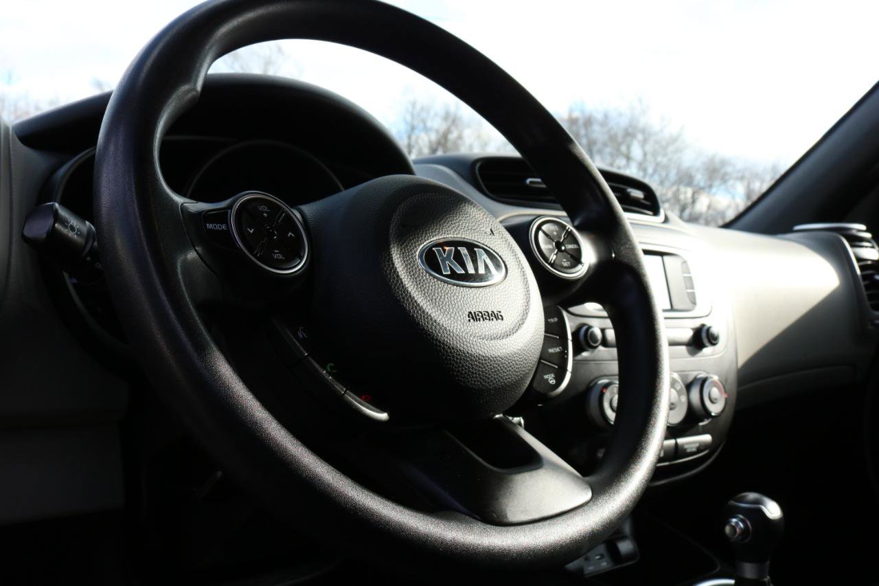Used 2016 Kia Soul + FWD image 25