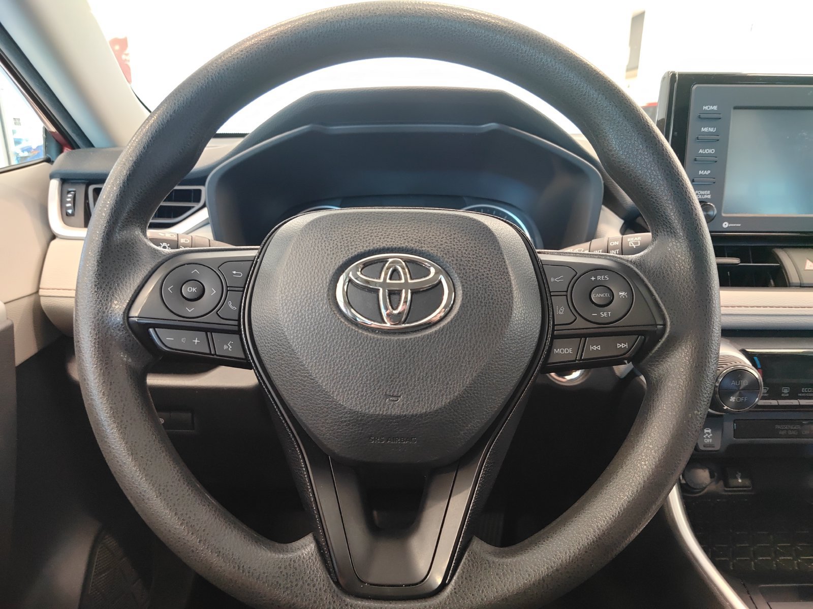 Used 2021 Toyota RAV4 XLE AWD/4WD image 11
