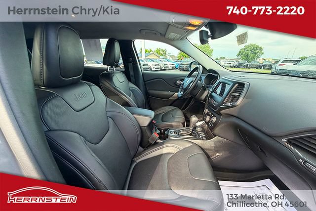 Used 2021 Jeep Cherokee Latitude Lux w/ Mopar Interior Package AWD/4WD image 27