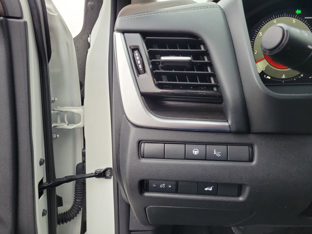 Used 2021 Nissan Rogue Platinum image 21