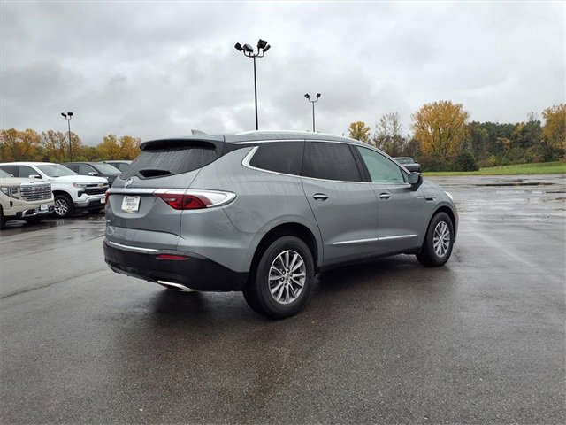 Used 2024 Buick Enclave Premium image 11