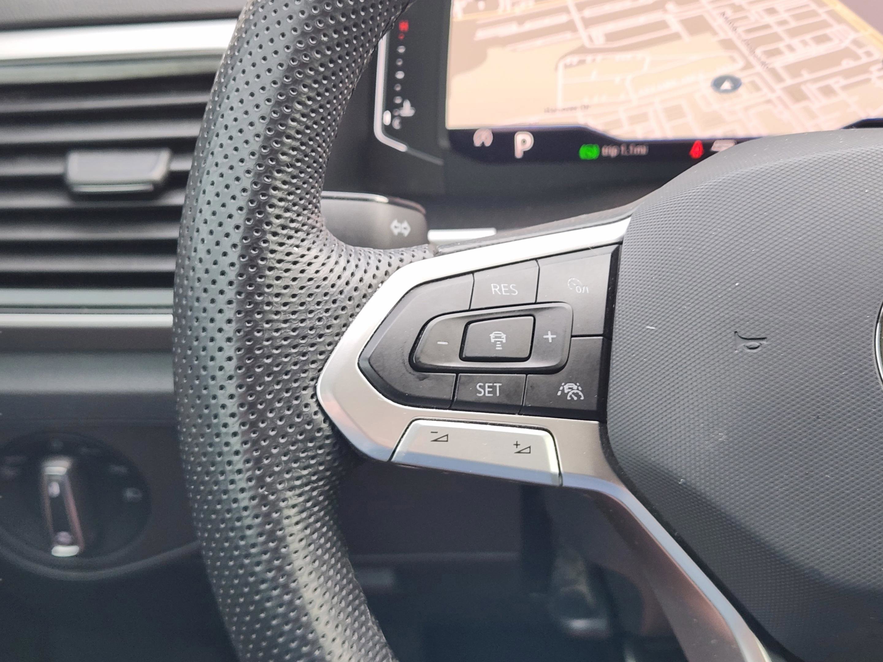 Used 2023 Volkswagen Atlas SEL R-Line image 27