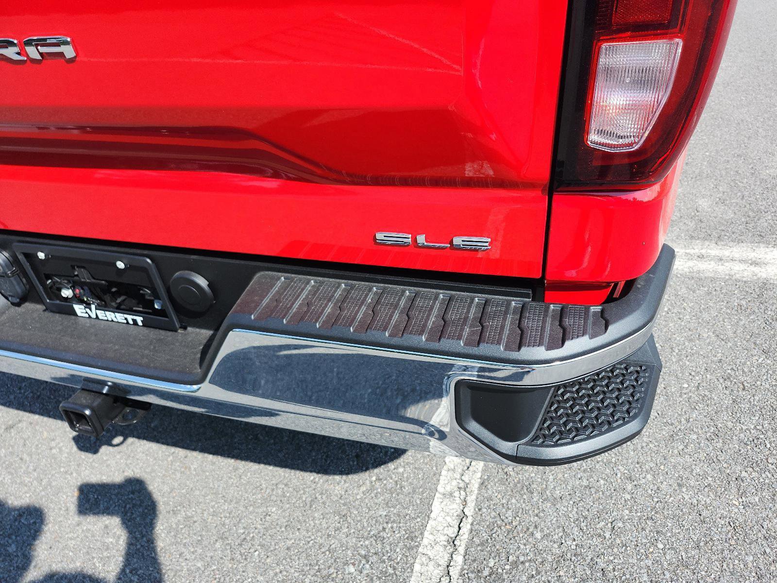 New 2026 GMC Sierra 1500 SLE image 4