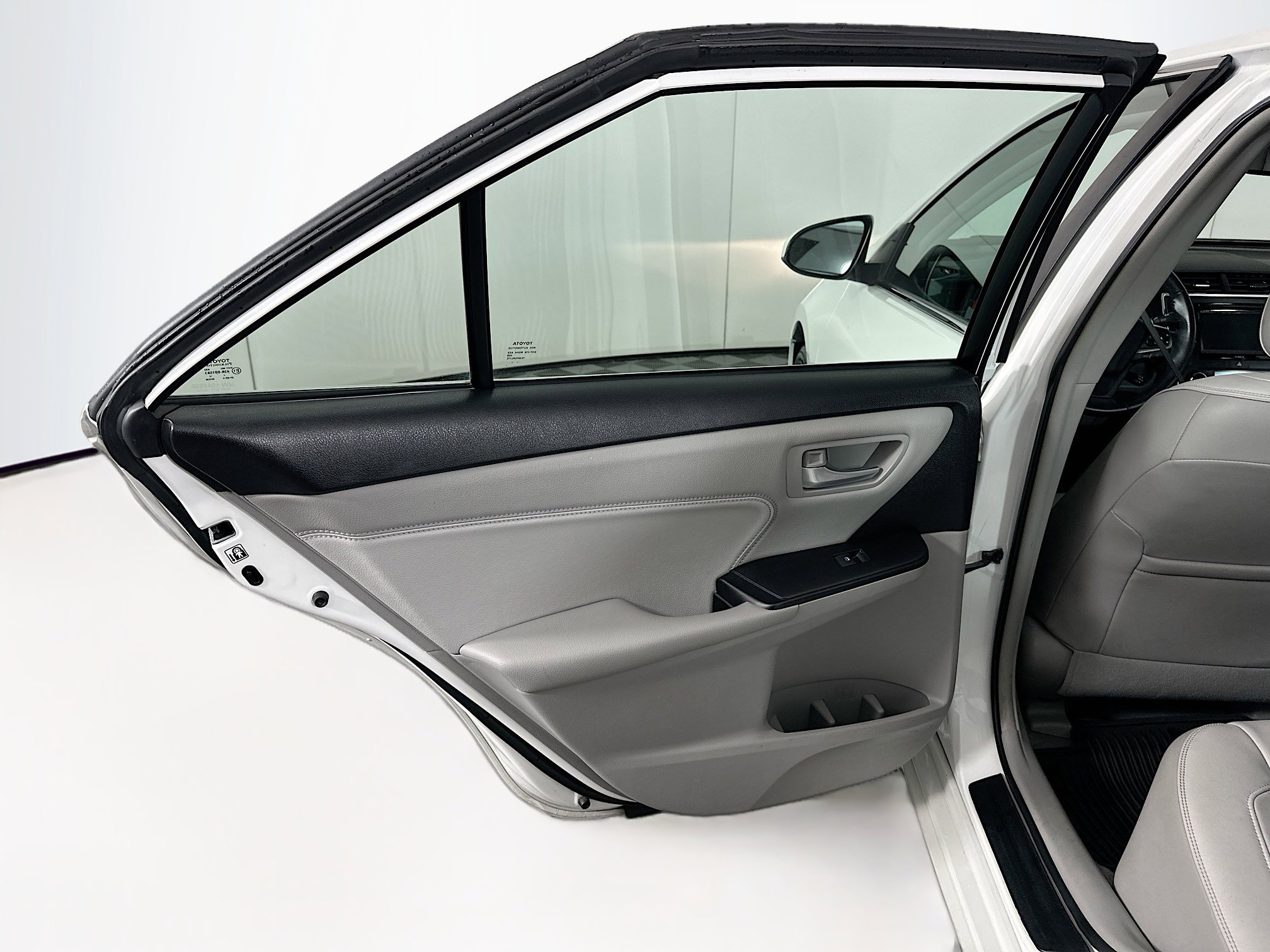 Used 2017 Toyota Camry XLE image 26