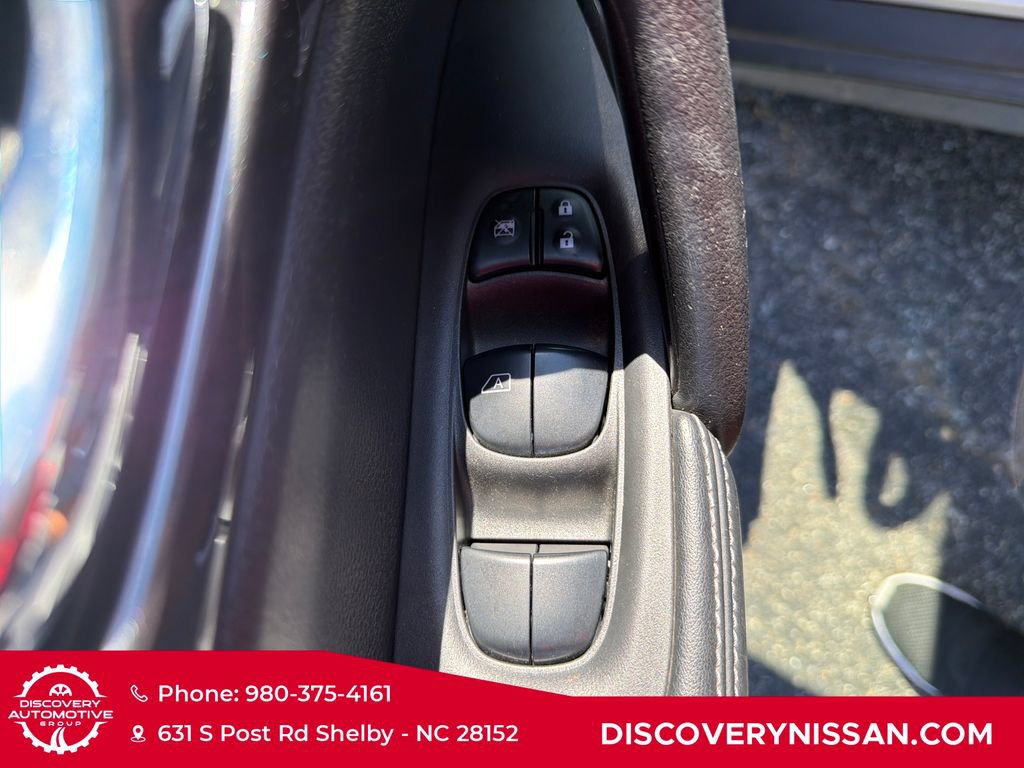 Certified 2019 Nissan Rogue SV w/ Premium Package FWD image 11