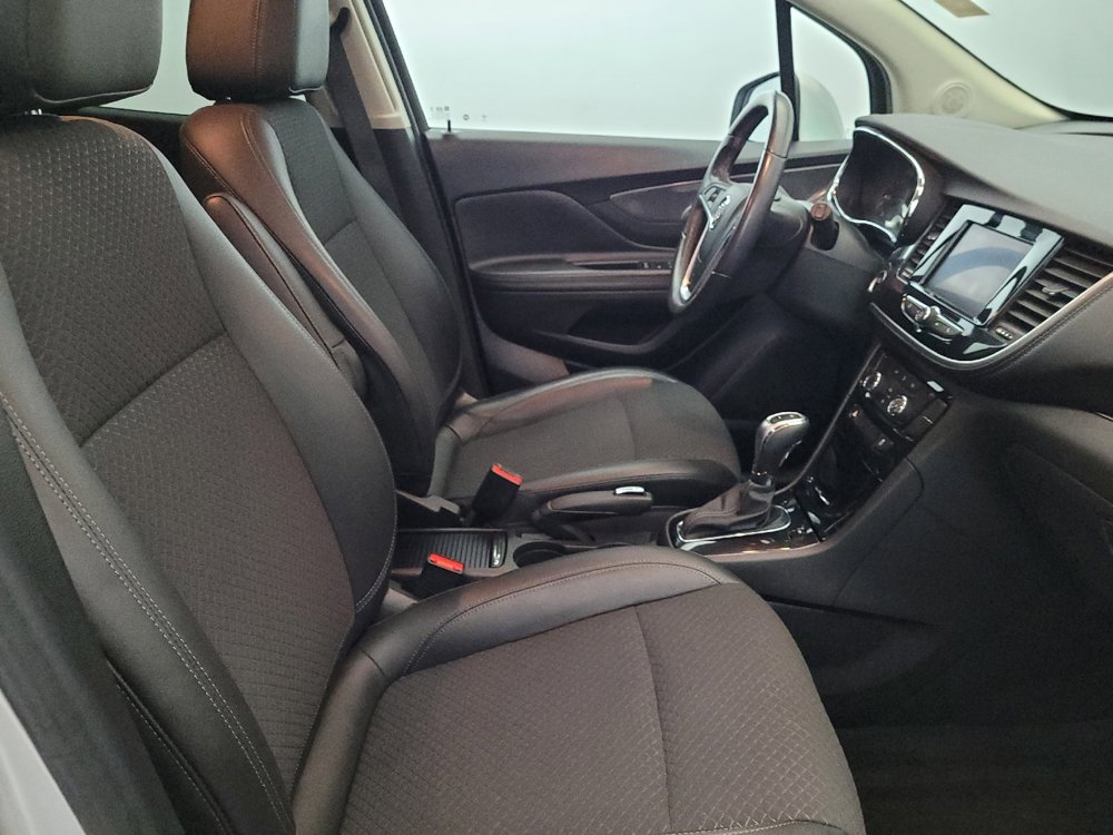 Used 2022 Buick Encore Preferred w/ Safety Package image 21