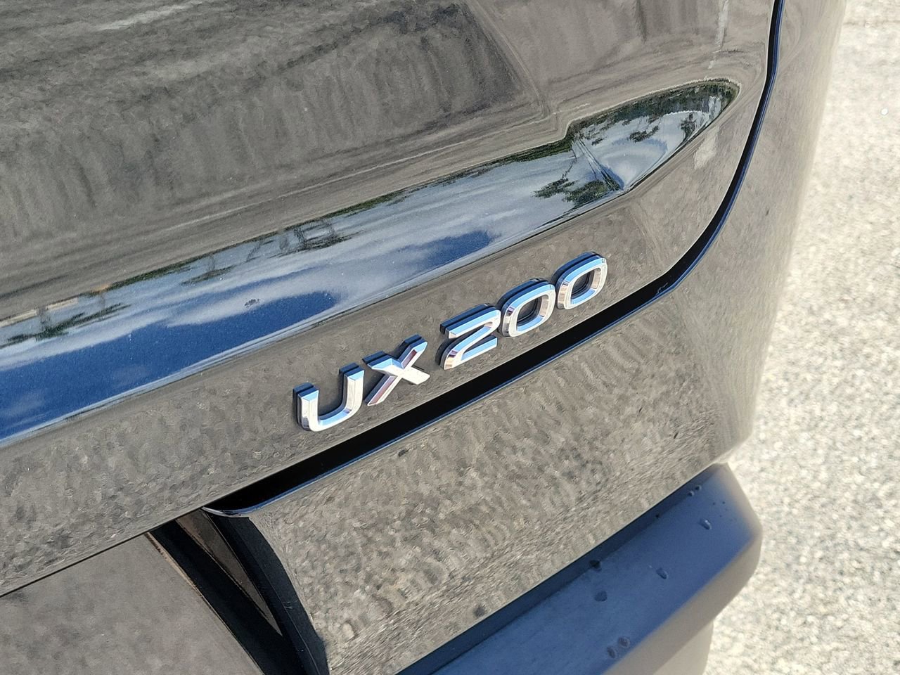 Used 2021 Lexus UX 200 image 7