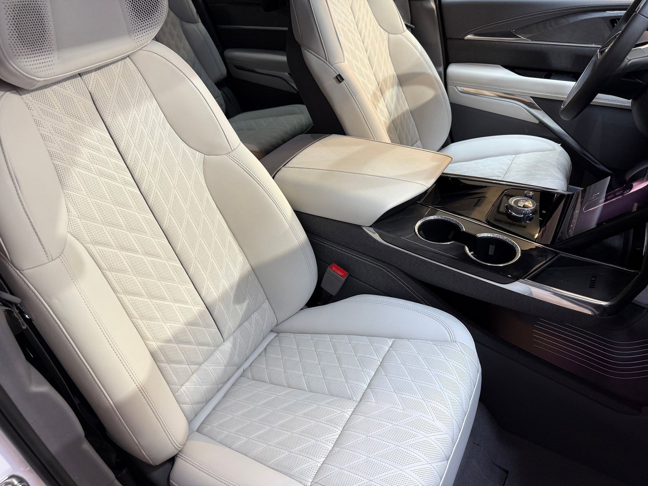 New 2025 Cadillac Escalade IQ Luxury 1 w/ Smart Trailering package image 58