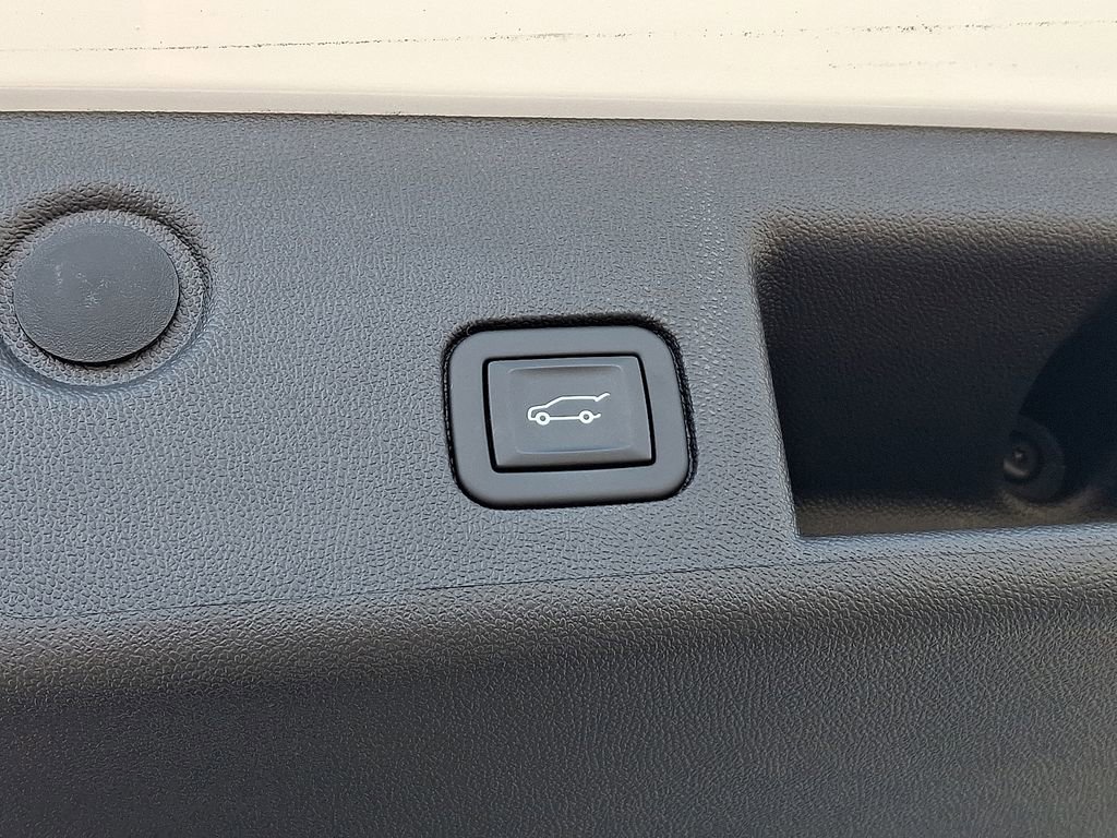 Certified 2023 Chevrolet Equinox RS FWD image 31