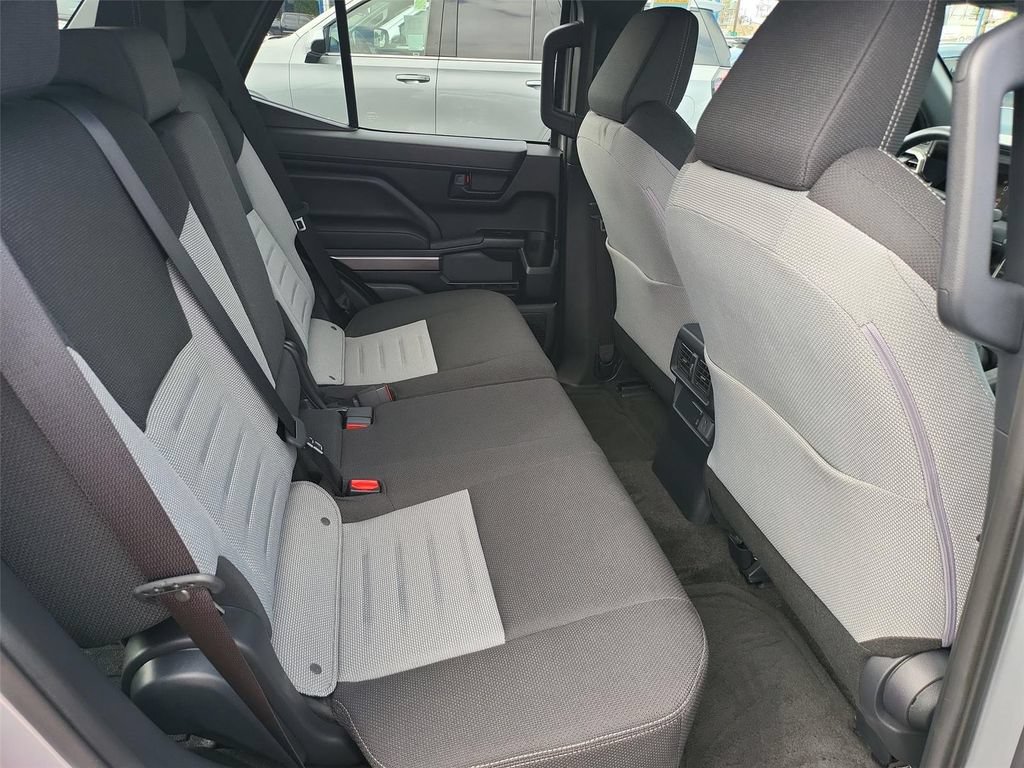 Used 2025 Toyota 4Runner TRD Sport AWD/4WD image 18