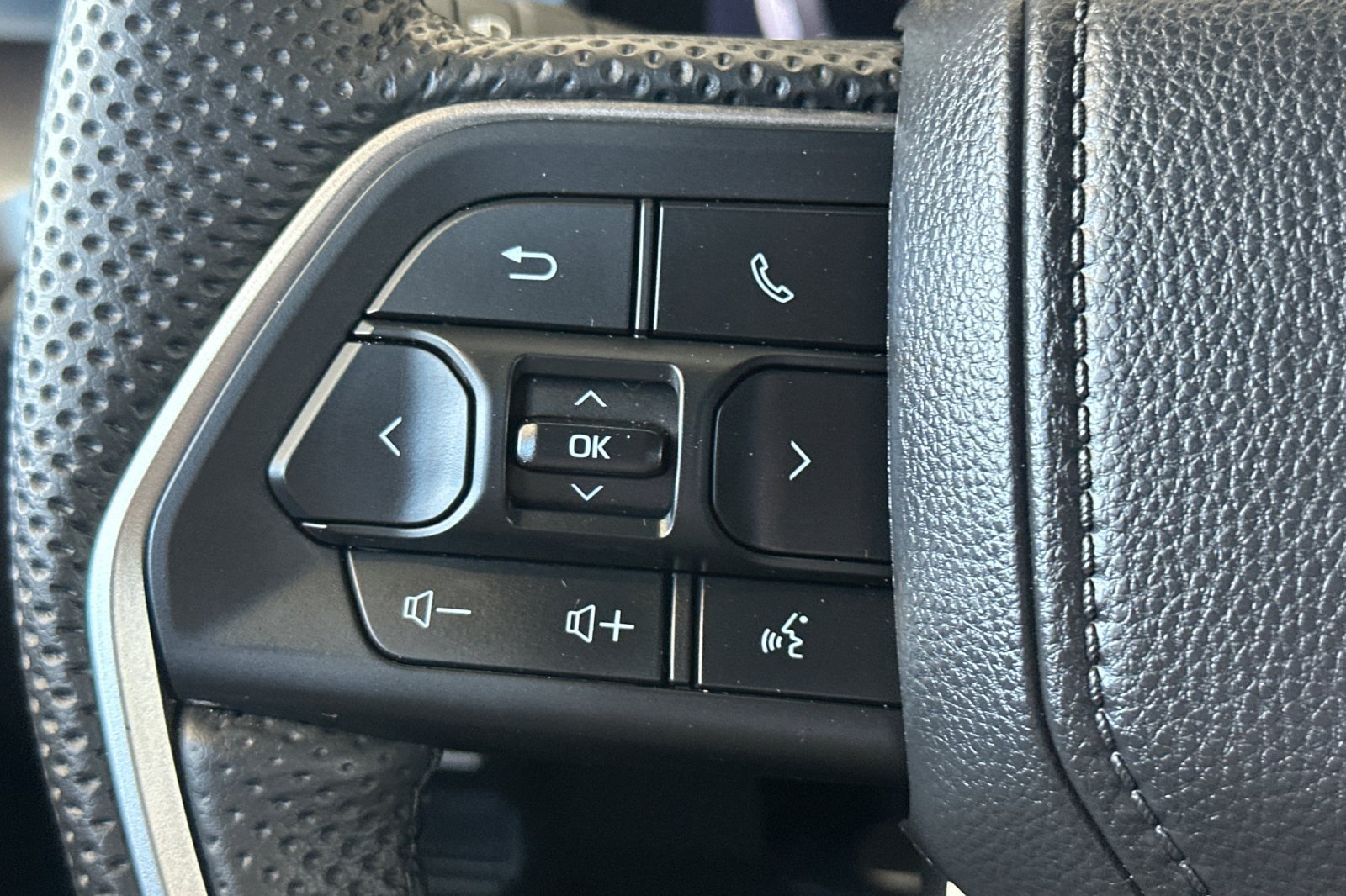 Certified 2026 Toyota Tacoma TRD Off-Road w/ TRD Off Road Upgrade Package AWD/4WD image 37