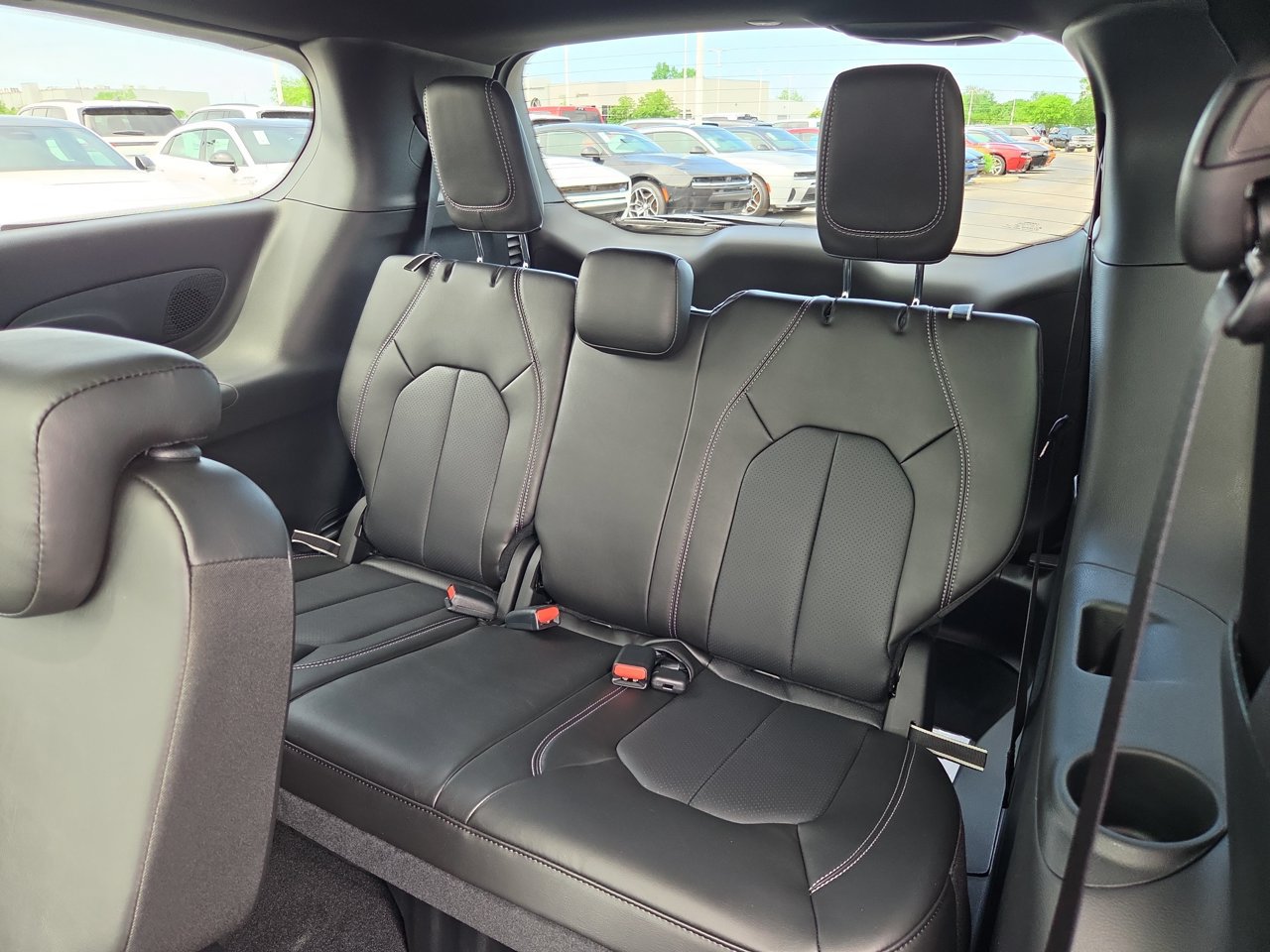 New 2027 Chrysler Pacifica Select w/ Family Tech Group FWD image 13