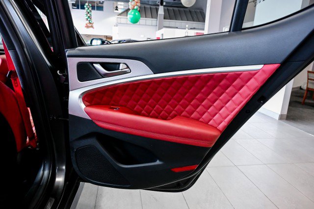 Used 2022 Genesis G70 3.3T Launch Edition image 25