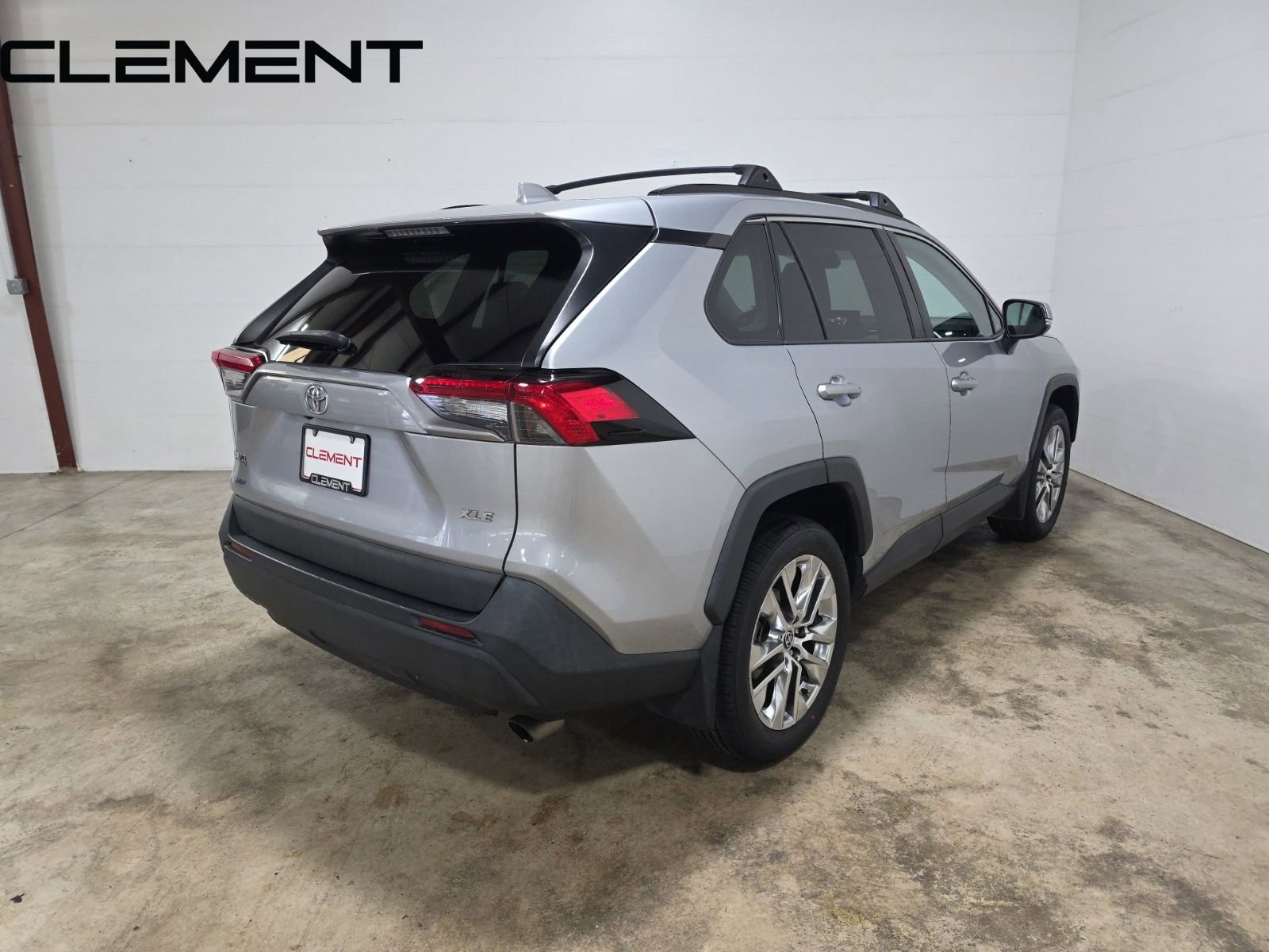Used 2021 Toyota RAV4 XLE Premium image 7