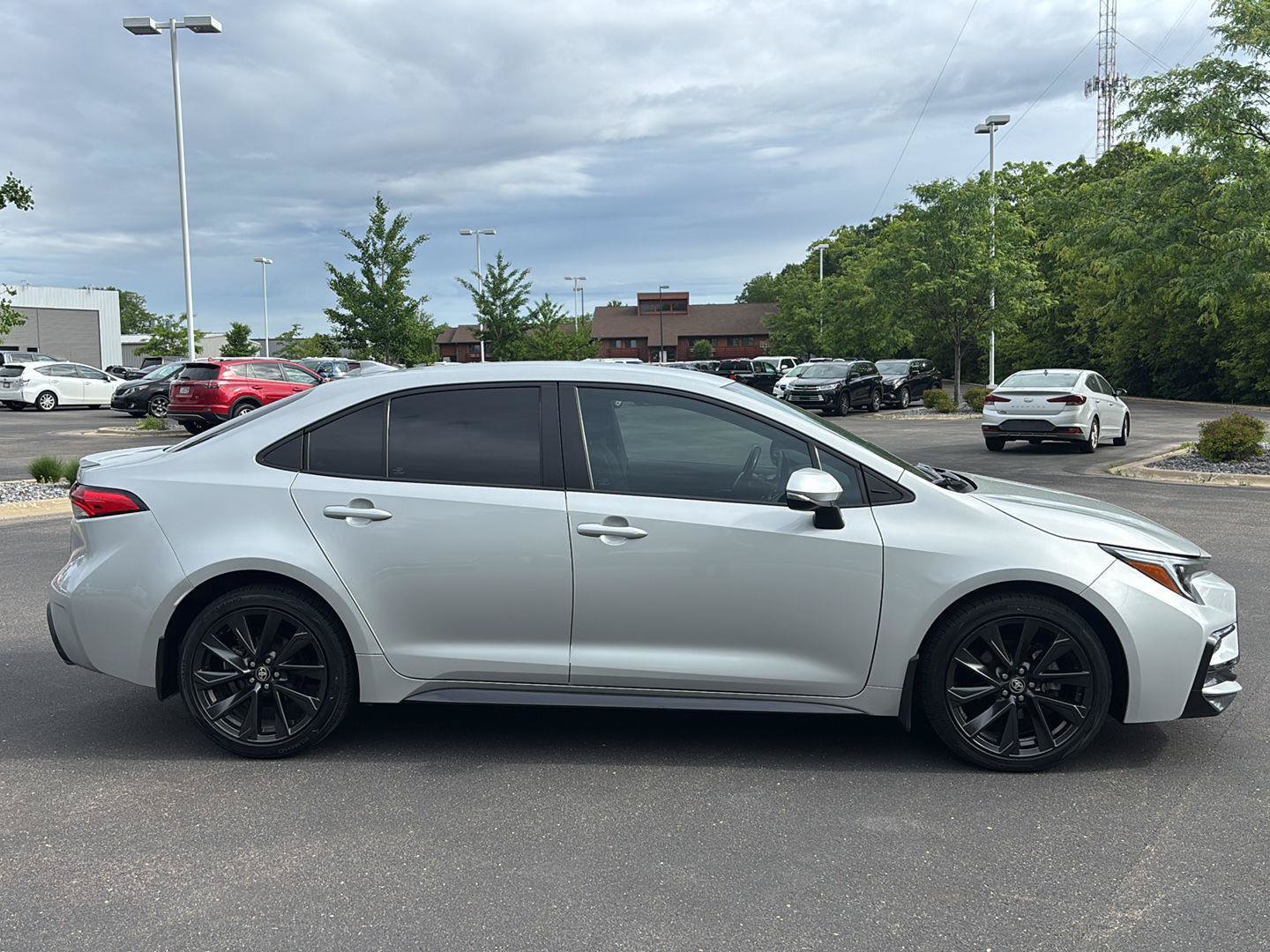 Used 2023 Toyota Corolla SE FWD image 11