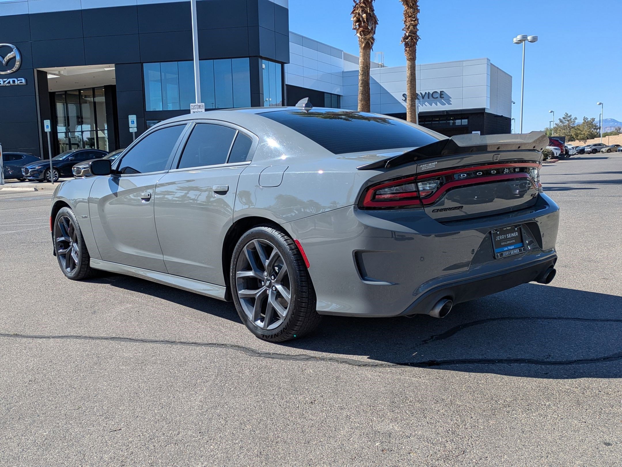 Used 2019 Dodge Charger R/T w/ Blacktop Package RWD image 3