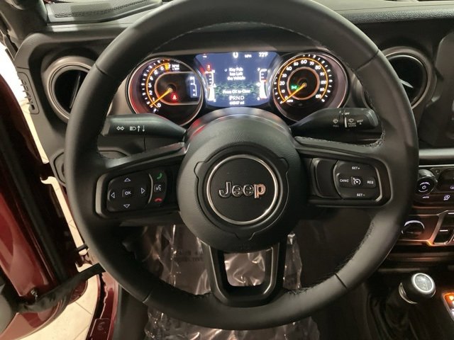 Used 2021 Jeep Gladiator Willys image 11