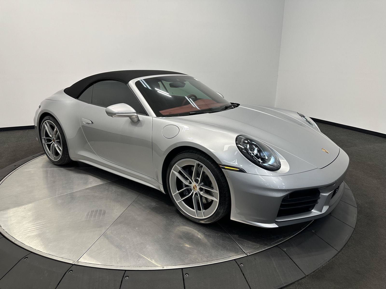 Used 2025 Porsche 911 Carrera RWD image 9